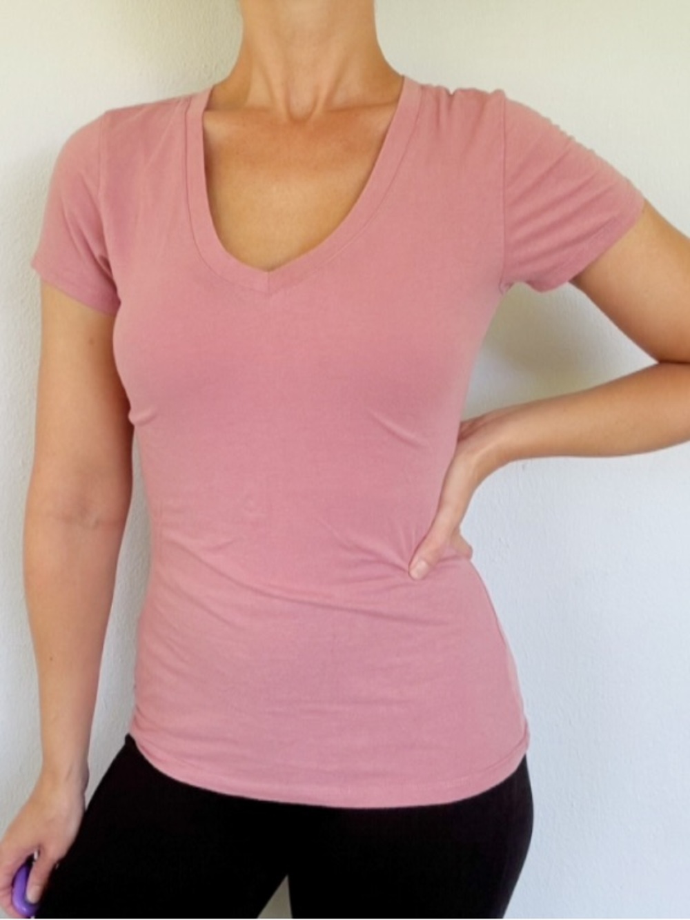 Active Basic dusty rose mauve pink short sleeve v-neck tee size large